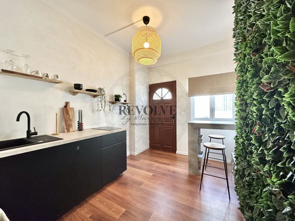 https://revolvebysarimmo.staticlbi.com/original/images/biens/1/34e3bdc48896f3e12605e52b739f03b0/photo_bddcc6c2b0b2d19247e5f9769d33d5c0.jpg